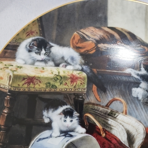 W.S. George Mischief with the Hatbox Cat Collectible Plate Wall Hanging 1990 - Picture 2 of 6